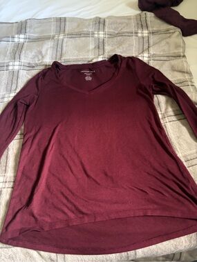 American Eagle Outfitters Burgundy V-Neck Long Sleeve Tee